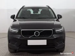 Czarny Używany 2022 Volvo XC40 SUV | 107 999 zł (Super Cena)