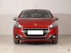 Czerwony Używany 2017 Peugeot 208 Hatchback | 28 999 zł (Uczciwa cena)