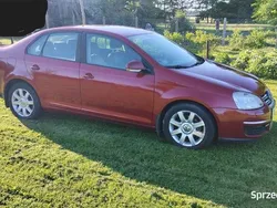 Czerwony Używany 2006 VW Jetta Sedan/Limuzyna | 12 800 zł
