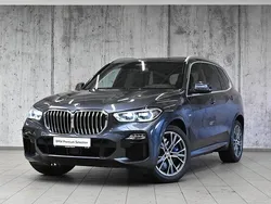 Szary arktyczny z brylantowym połyskiem metalizowany Używany 2020 BMW X5 Comfort Edition SUV | 239 800 zł