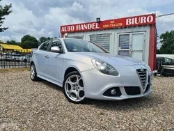Srebrny Używany 2015 Alfa Romeo Giulietta Hatchback | 28 900 zł (Uczciwa cena)