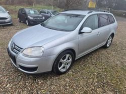 Srebrny (metalik) Używany 2008 VW Golf VI Kombi | 9900 zł (Dobra cena)