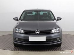 Szary Używany 2017 VW Jetta Sedan/Limuzyna | 47 999 zł (Uczciwa cena)