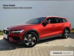 Czerwony Używany 2023 Volvo V60 CC Kombi | 149 900 zł