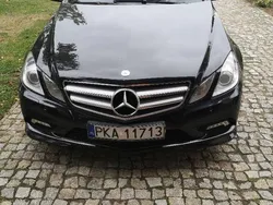 Czarny Używany 2010 Mercedes E250 Coupe | 50 000 zł