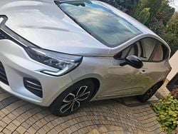 Srebrny Używany 2021 Renault Clio V Sedan/Limuzyna | 47 500 zł (Super Cena)