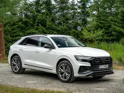 Biały (metalik) Używany 2018 Audi Q8 SUV | 299 777 zł