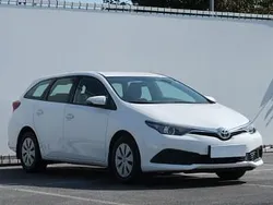 Biały Używany 2018 Toyota Auris Kombi | 48 999 zł (Uczciwa cena)