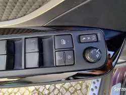 Używany 2022 Toyota C-HR Executive SUV | 107 000 zł (Dość drogi)