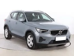 Szary Używany 2023 Volvo XC40 SUV | 129 999 zł (Dobra cena)