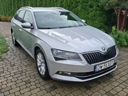 Srebrny Używany 2018 Skoda Superb Style Kombi | 64 400 zł (Uczciwa cena)
