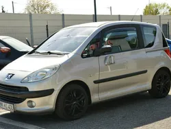 Szary (metalik) Używany 2005 Peugeot 1007 Hatchback | 13 999 zł