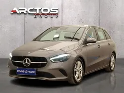 Szary Używany 2024 Mercedes B200 Minivan | 129 900 zł