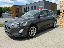 Szary (metalik) Używany 2019 Ford Focus Kombi | 24 900 zł