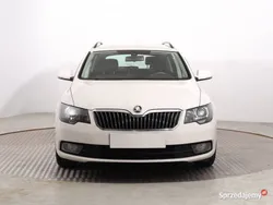 Biały Używany 2014 Skoda Superb Kombi | 42 999 zł (Dobra cena)