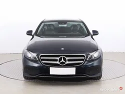 Niebieski Używany 2016 Mercedes E220 Sedan/Limuzyna | 93 999 zł (Uczciwa cena)