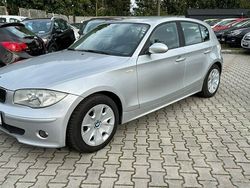 Srebrny (metalik) Używany 2004 BMW 118 Hatchback | 16 900 zł