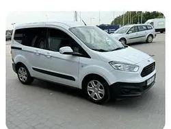 Biały Używany 2017 Ford Courier Minivan | 24 500 zł