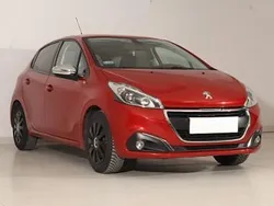 Czerwony Używany 2017 Peugeot 208 Hatchback | 28 999 zł (Dobra cena)