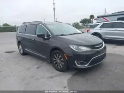 Czarny Używany 2017 Chrysler Pacifica SUV | 35 500 zł