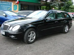 Czarny (metalik) Używany 2009 Mercedes E220 Sedan/Limuzyna | 24 900 zł
