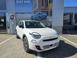 Lakier pastelowy biały gelato Nowe 2025 Fiat 600 Hatchback | 97 440 zł (Dobra cena)