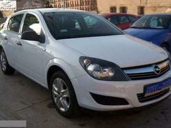 Biały Używany 2011 Opel Astra Hatchback | 27 900 zł (Dość drogi)