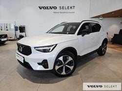Biały Używany 2025 Volvo XC40 SUV | 179 900 zł (Dość drogi)