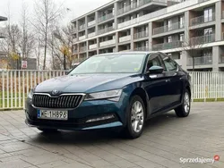 Niebieski Używany 2020 Skoda Superb Sedan/Limuzyna | 94 800 zł (Dość drogi)