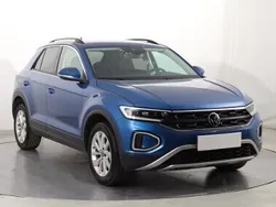 Niebieski Używany 2024 VW T-Roc SUV | 115 999 zł (Uczciwa cena)