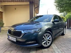 Zielony Używany 2021 Skoda Octavia Ambition Sedan/Limuzyna | 78 900 zł (Uczciwa cena)