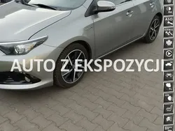 Zielony Używany 2017 Toyota Auris Hybrid Kombi | 60 000 zł (Uczciwa cena)