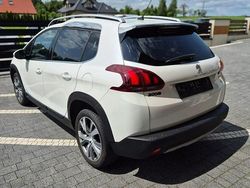 Biały Używany 2017 Peugeot 2008 SUV | 37 300 zł (Uczciwa cena)