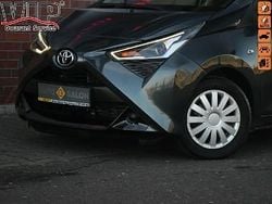 Szary (metalik, perła) Używany 2019 Toyota Aygo Hatchback | 29 990 zł (Uczciwa cena)