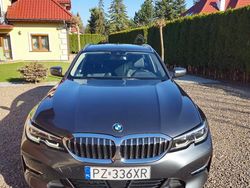 Grafitowy Używany 2021 BMW 320 Kombi | 128 000 zł (Drogi)