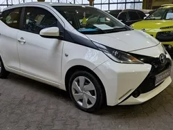 Biały Używany 2016 Toyota Aygo Hatchback | 34 900 zł (Uczciwa cena)