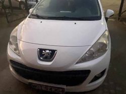 Biały Używany 2011 Peugeot 207 Hatchback | 11 500 zł (Uczciwa cena)