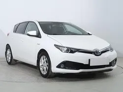 Biały Używany 2016 Toyota Auris Hatchback | 59 999 zł (Uczciwa cena)