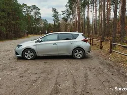 Srebrny Używany 2015 Toyota Auris Hybrid Hatchback | 42 000 zł (Dobra cena)