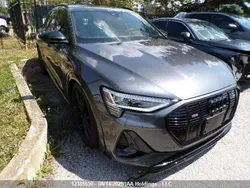 Szary Używany 2023 Audi e-tron Sport SUV | 130 000 zł