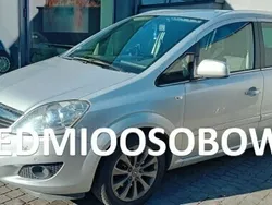 Srebrny Używany 2011 Opel Zafira Minivan | 17 900 zł (Super Cena)