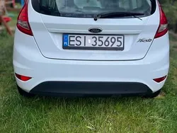 Biały Używany 2011 Ford Fiesta Hatchback | 13 000 zł (Uczciwa cena)