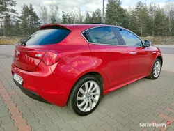 Wiśniowy Używany 2014 Alfa Romeo Giulietta Competizione Hatchback | 28 900 zł (Uczciwa cena)