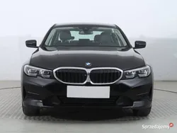 Czarny Używany 2022 BMW 318 Sedan/Limuzyna | 104 999 zł (Uczciwa cena)