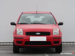 Czerwony Używany 2004 Ford Fusion Minivan | 8499 zł (Uczciwa cena)