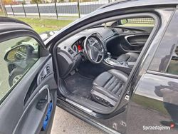 Czarny Używany 2010 Opel Insignia Kombi | 24 900 zł