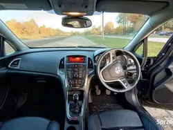 Czarny Używany 2013 Vauxhall Astra Hatchback | 22 000 zł