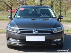 Czarny Używany 2019 VW Passat Kombi | 62 999 zł (Uczciwa cena)