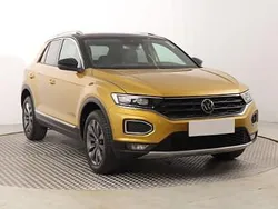 Złoty Używany 2021 VW T-Roc SUV | 103 999 zł (Dość drogi)