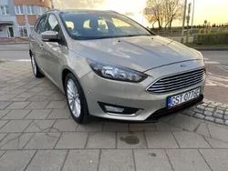 Beżowy Używany 2014 Ford Focus Kombi | 23 999 zł (Dość drogi)